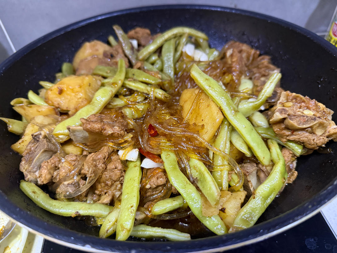 硬菜代表--排骨炖豆角土豆（豆角焖面胚子）