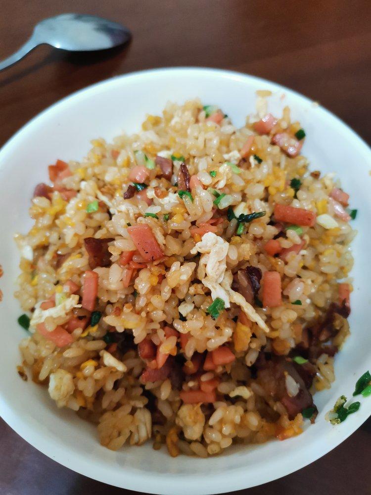 厨师长教你“蛋炒饭”如何做才好吃，答案都在这里面！