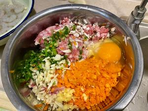 超级鲜美的三鲜虾仁猪肉饺子的做法 步骤2