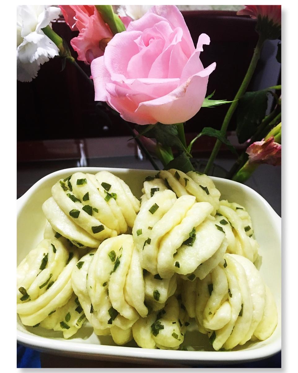 传统的葱油花卷