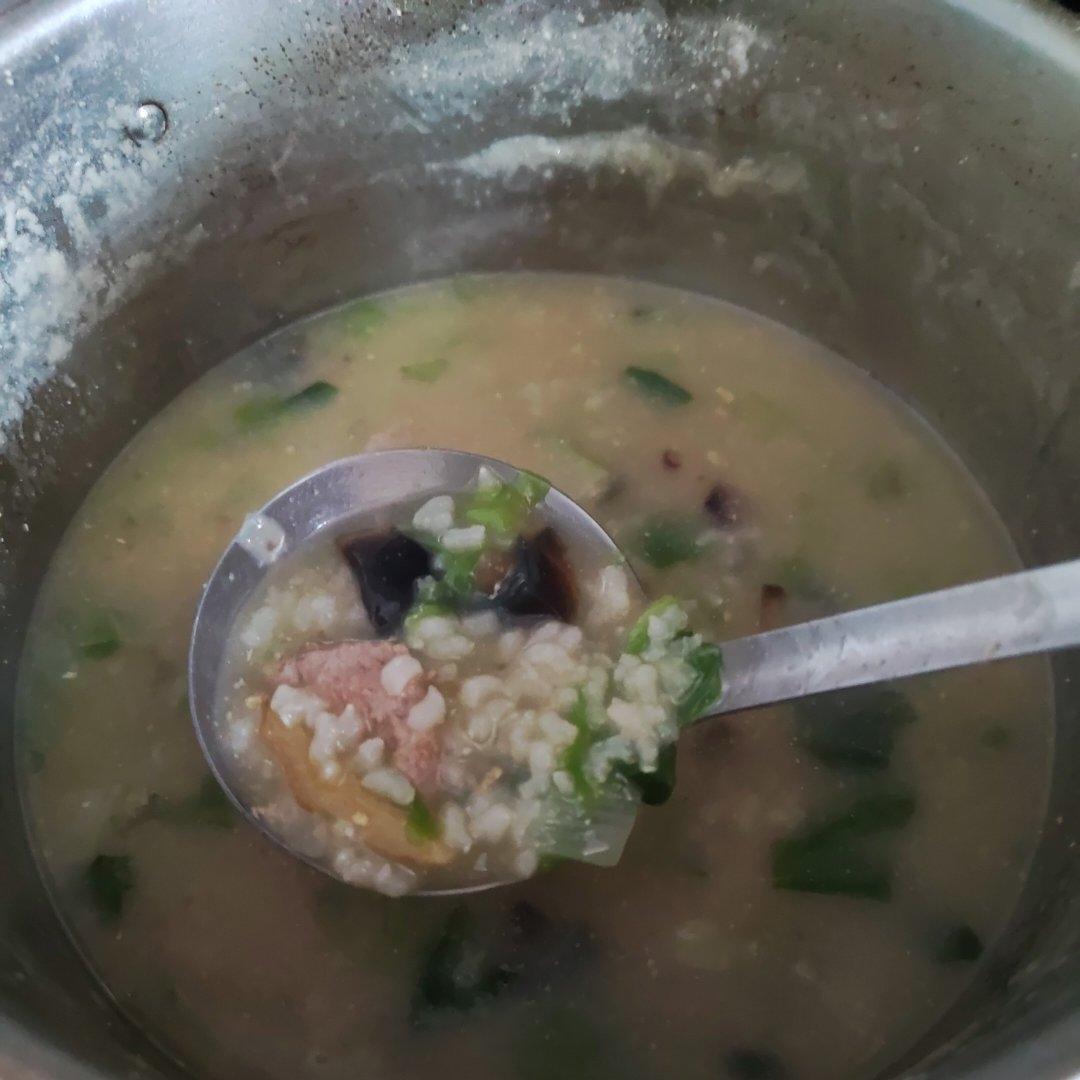 妈妈👩教我做的皮蛋瘦肉粥🥣简单快捷美味😋