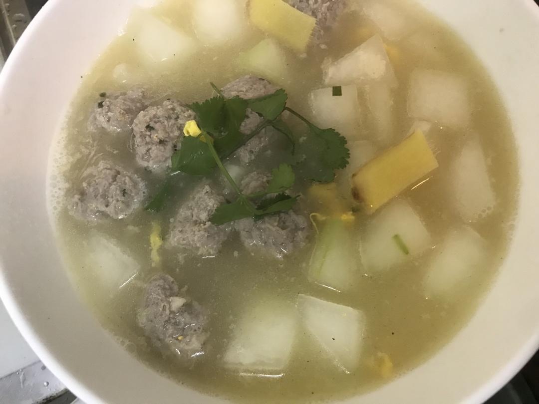 夏天不可错过的家常味--冬瓜丸子汤