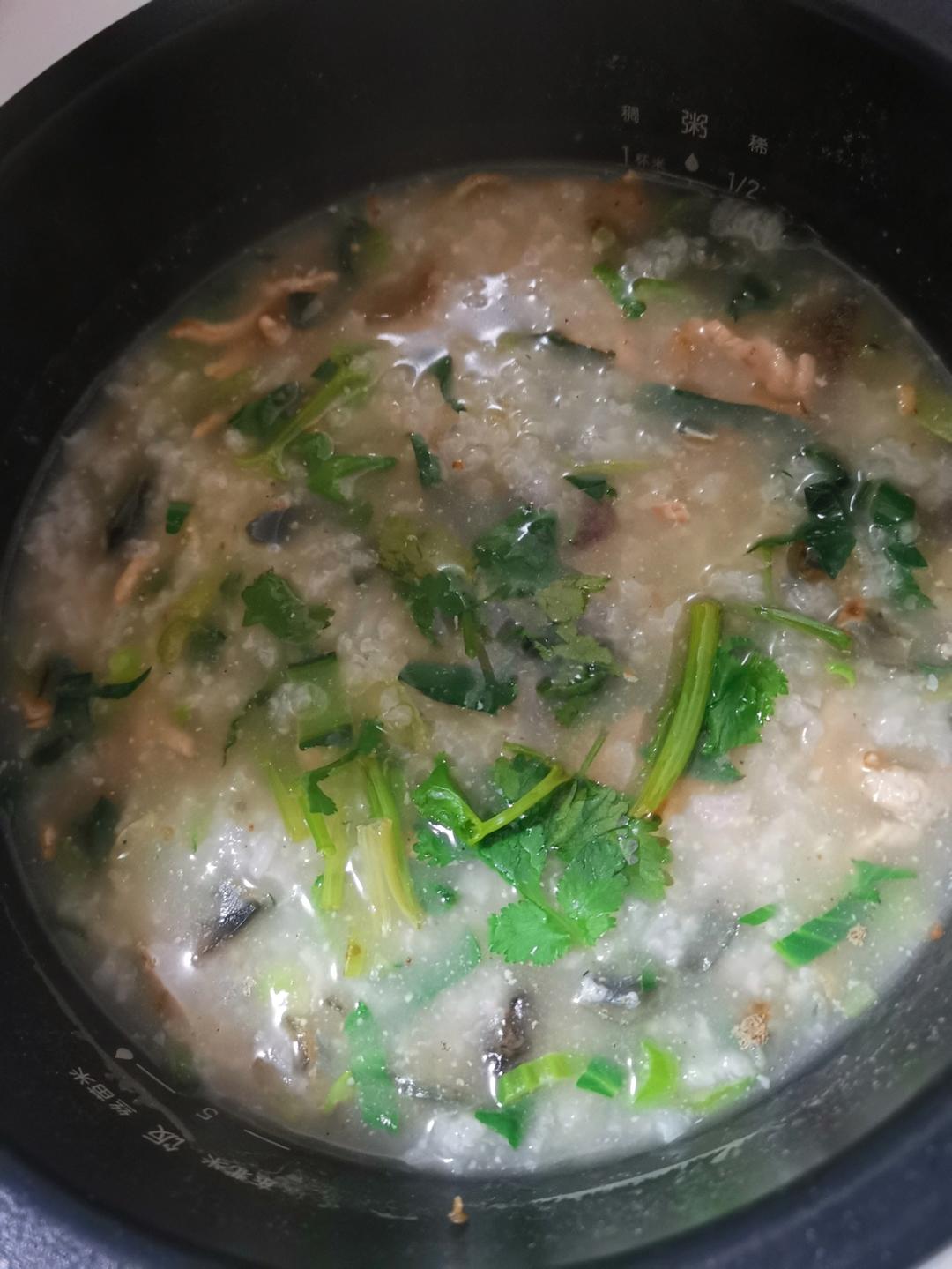 妈妈👩教我做的皮蛋瘦肉粥🥣简单快捷美味😋