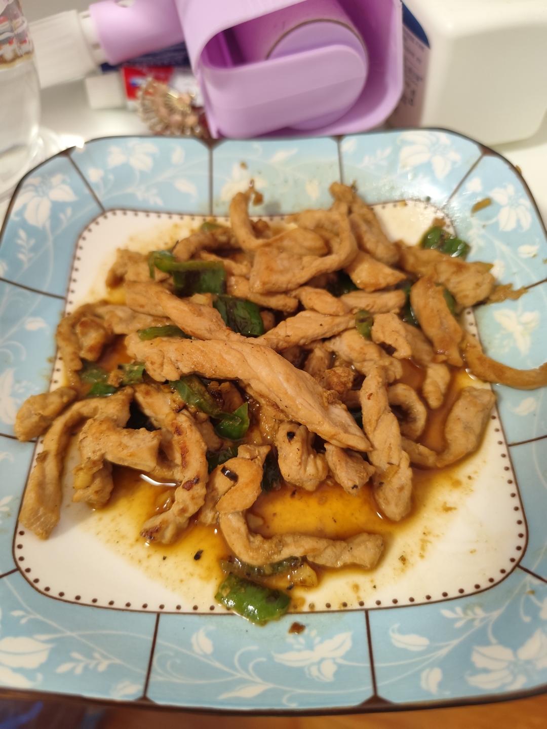 ‼️好吃到舔盘的青椒肉丝盖浇饭