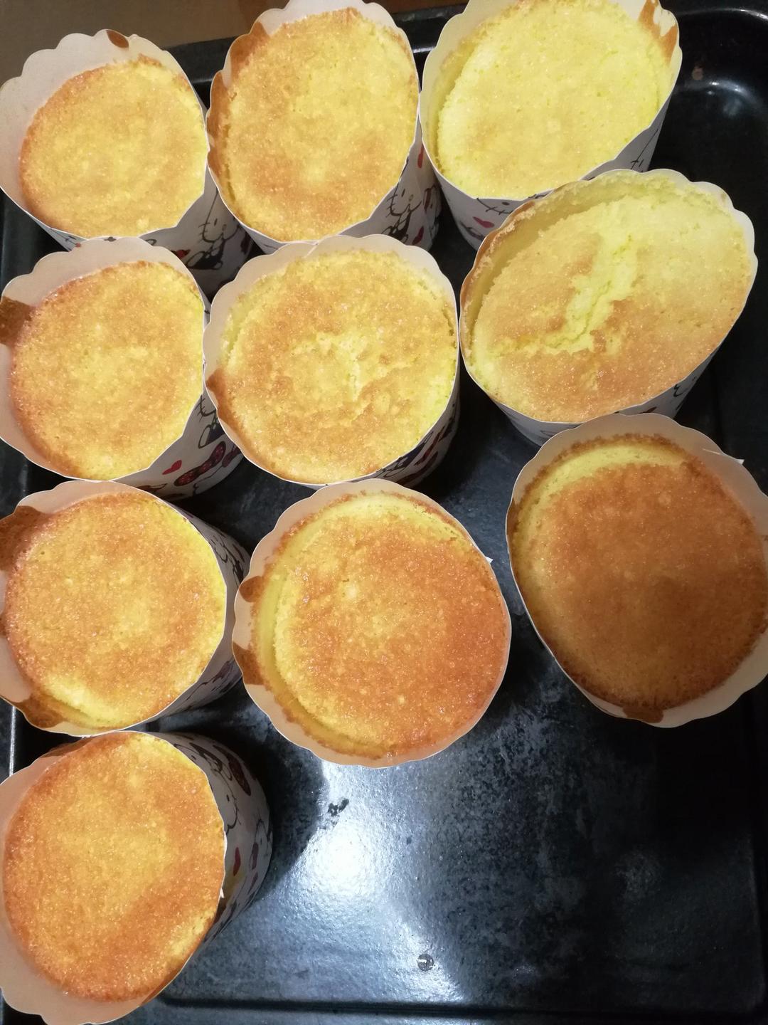 不会回缩的纸杯蛋糕--海氏烤箱定制