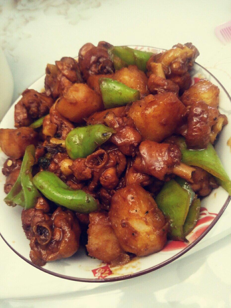 红烧鸡块炖土豆