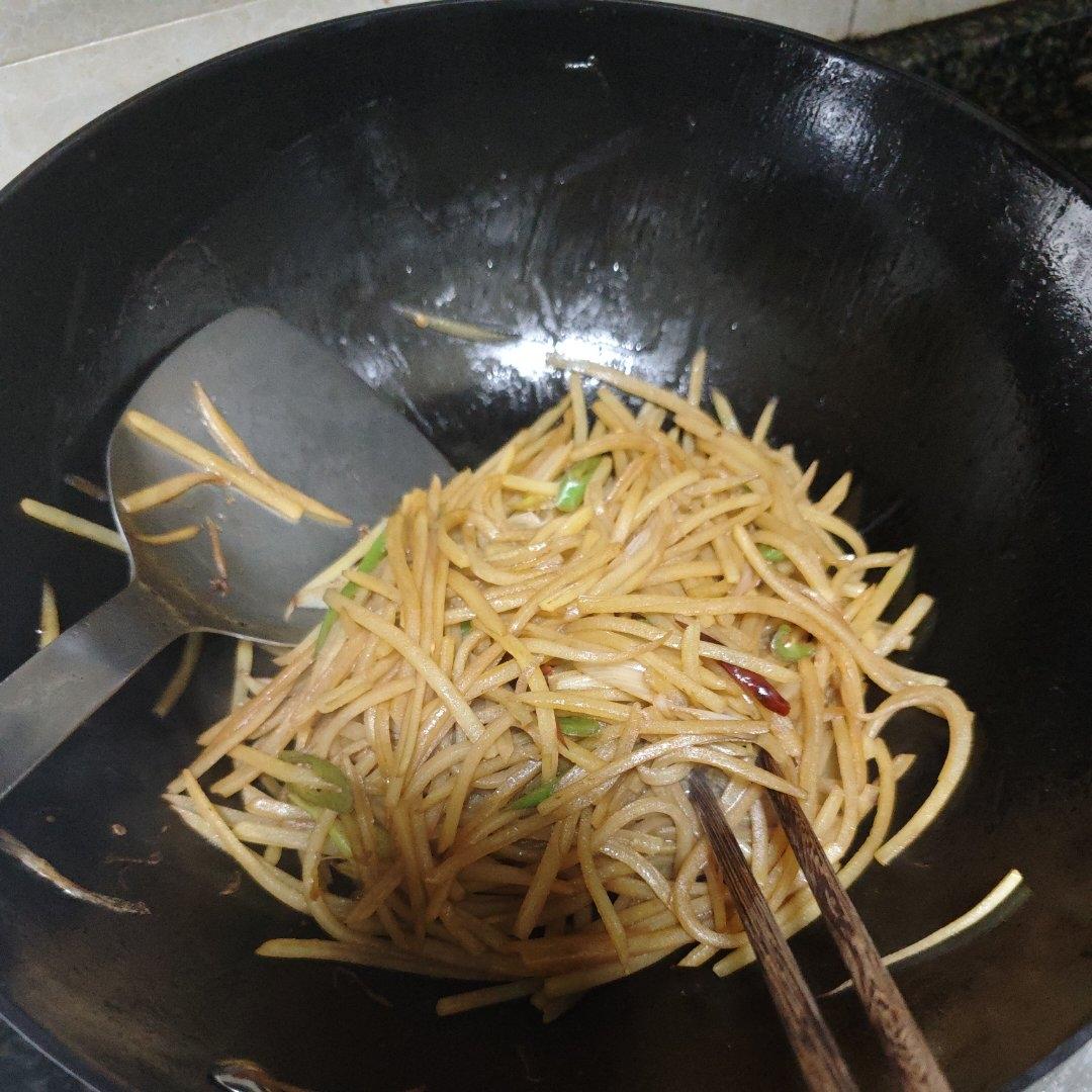 酸辣土豆丝的家常做法 超级下饭