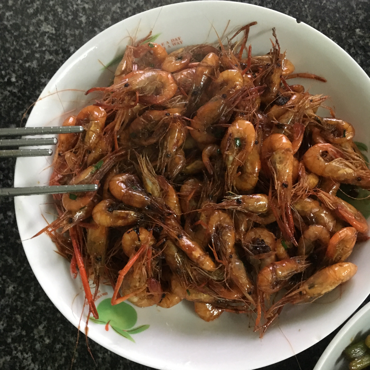 油爆河虾