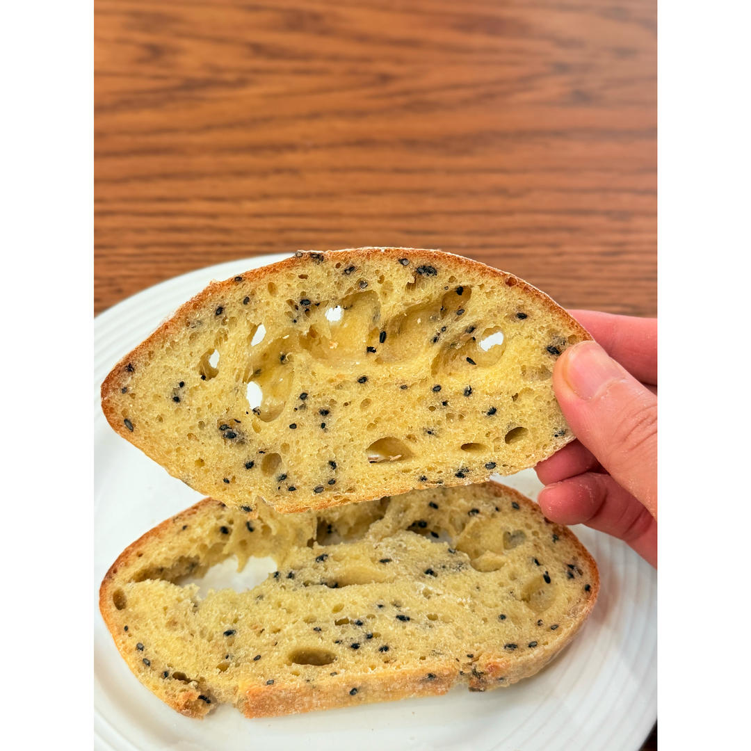 天然酵种硬粒小麦粉芝麻欧包 semolina sesame bread