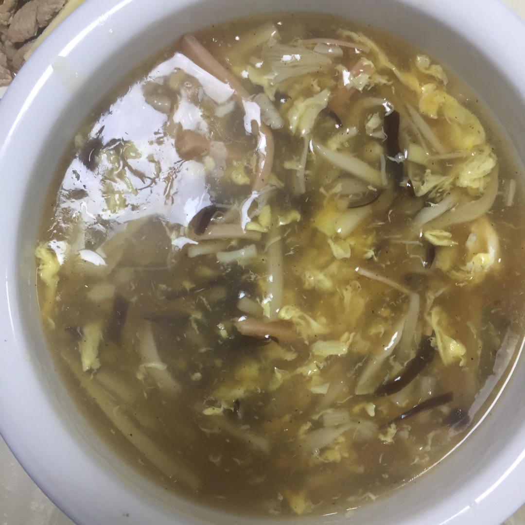 酸辣汤 Spicy & Sour Shredded Pork Soup