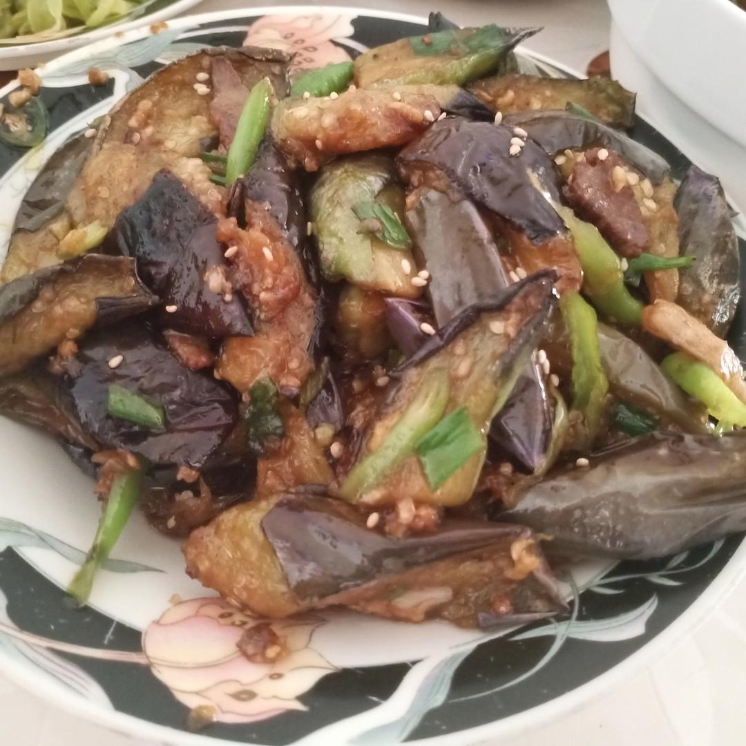 红烧茄子（佐西红柿尖椒）