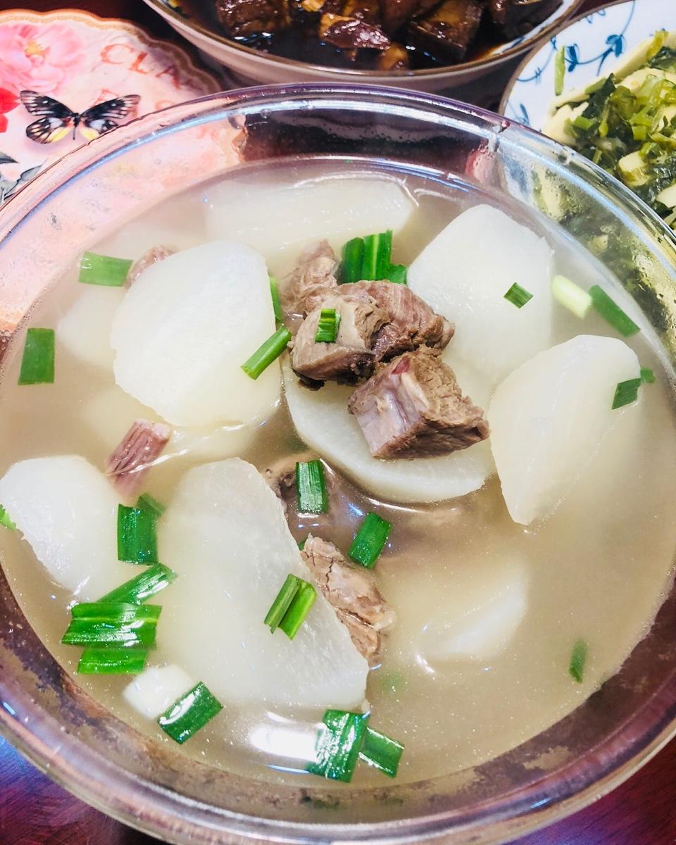 星哥妈妈做的萝卜牛腩煲