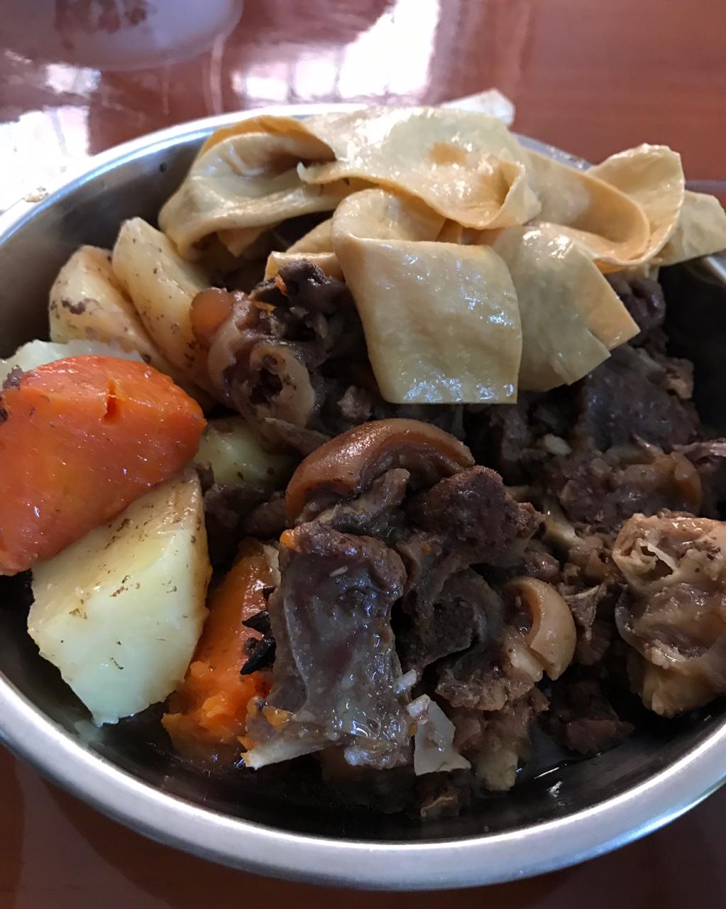 胡萝卜焖羊排(高压锅快手菜)