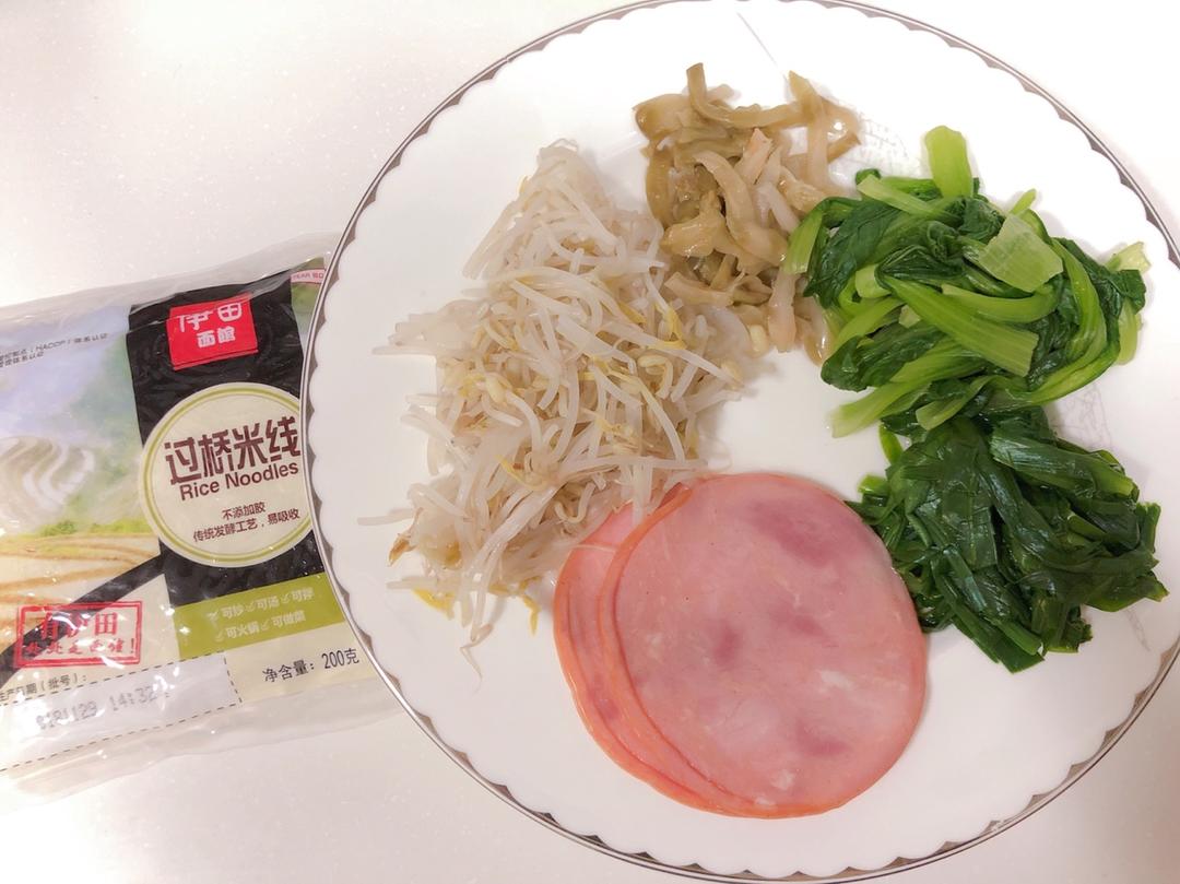 鸡汤过桥米线（家庭豪华版）