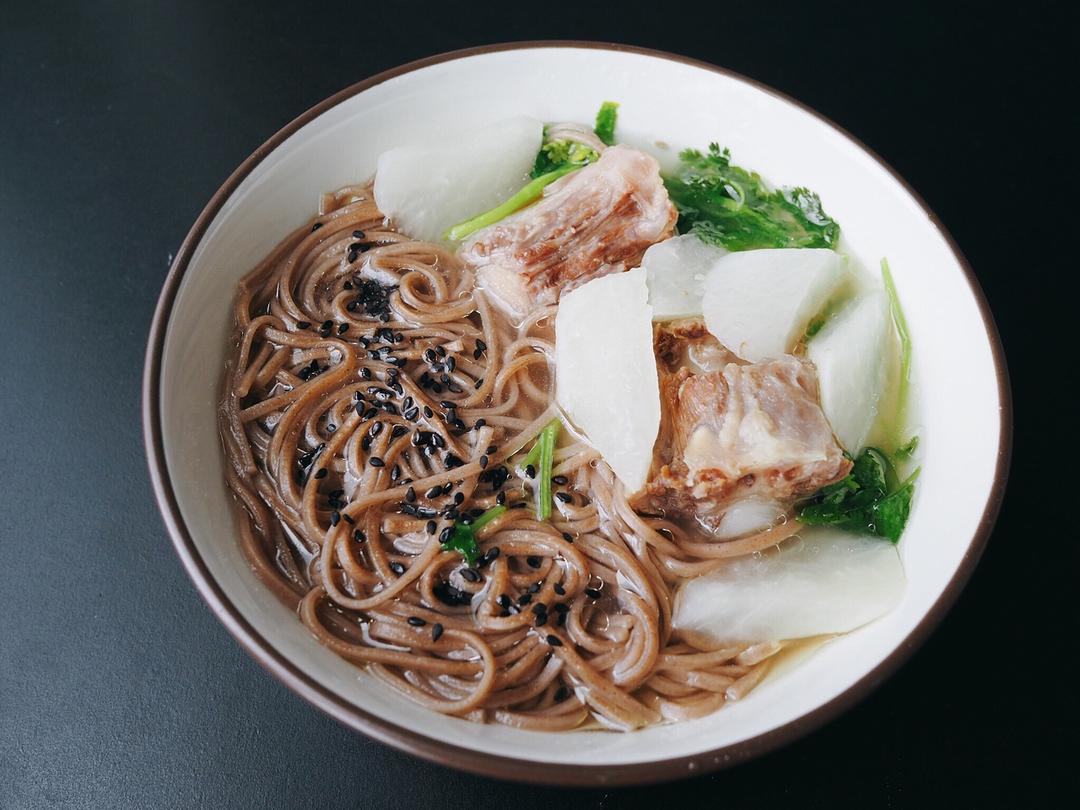 牛尾炖白萝卜汤