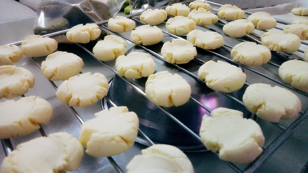 三种口味的玛格丽特饼干（原味、抹茶、可可）