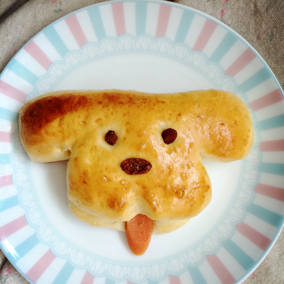 杨柳依依做的吐舌头的小狗面包