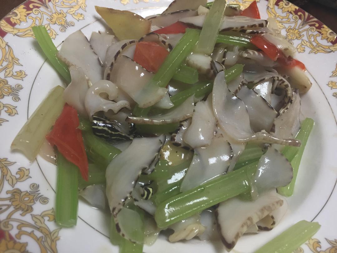 西芹炒海螺的做法