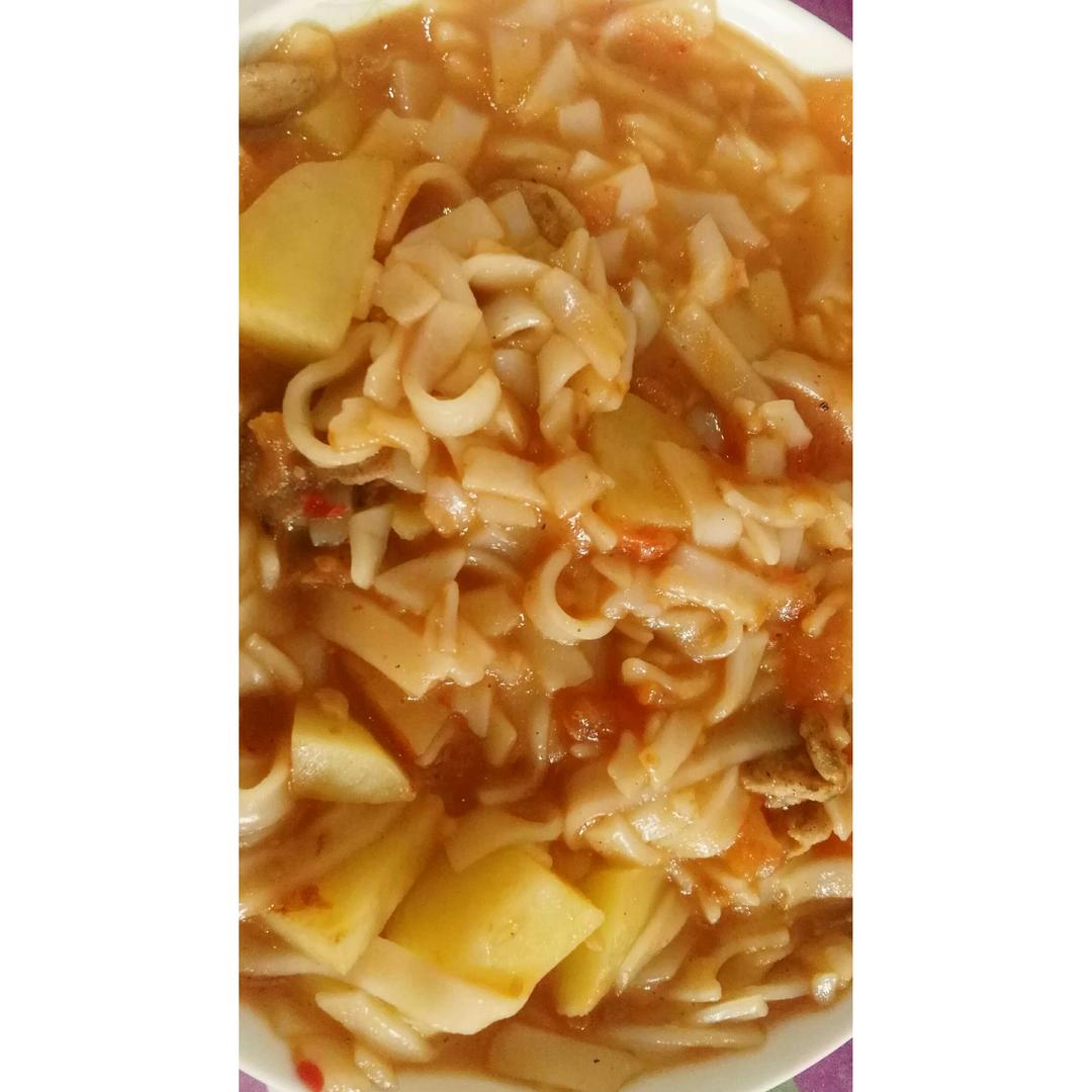 番茄土豆炒河粉