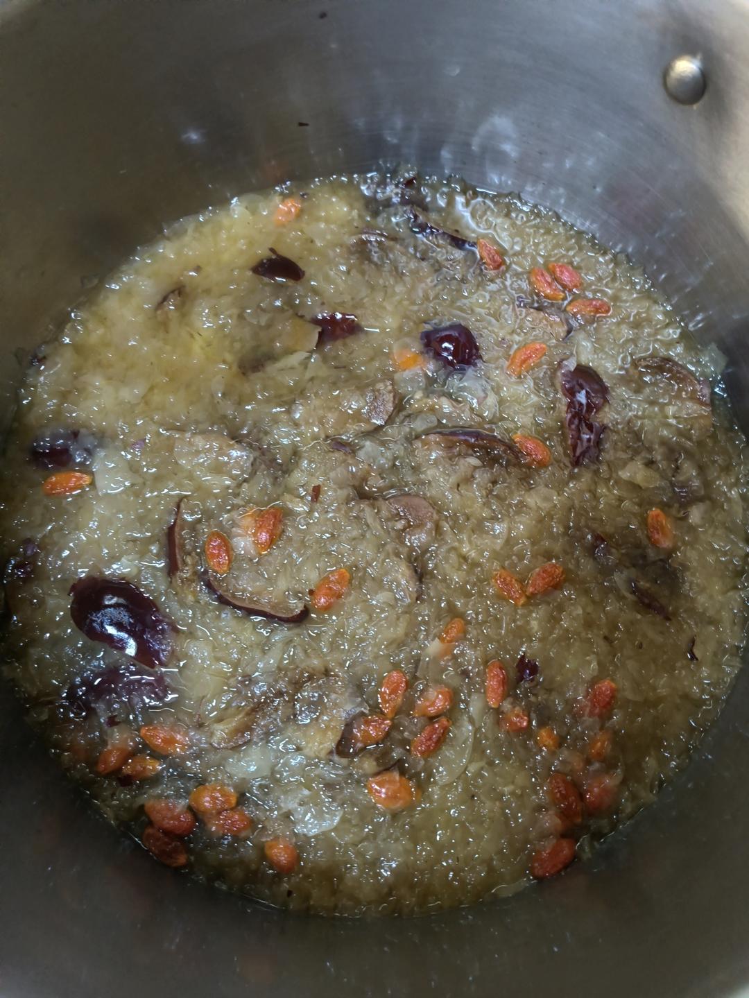 怎样煮出胶的银耳羹
