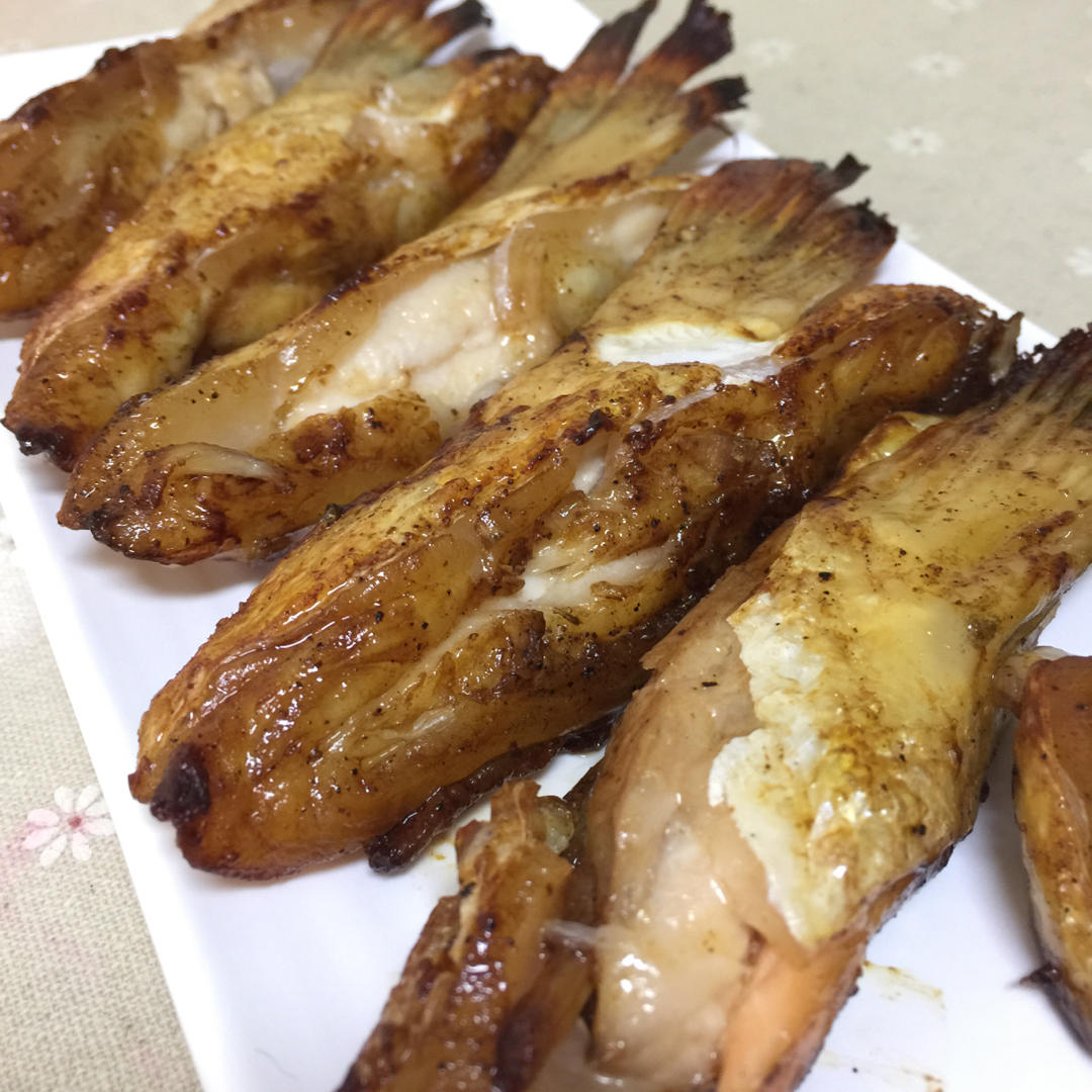 盐烤三文鱼鳍