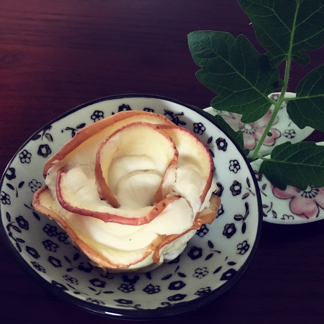 烤玫瑰苹果花