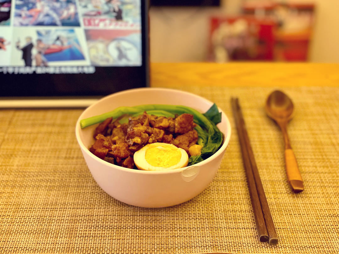 洋葱酥卤肉饭