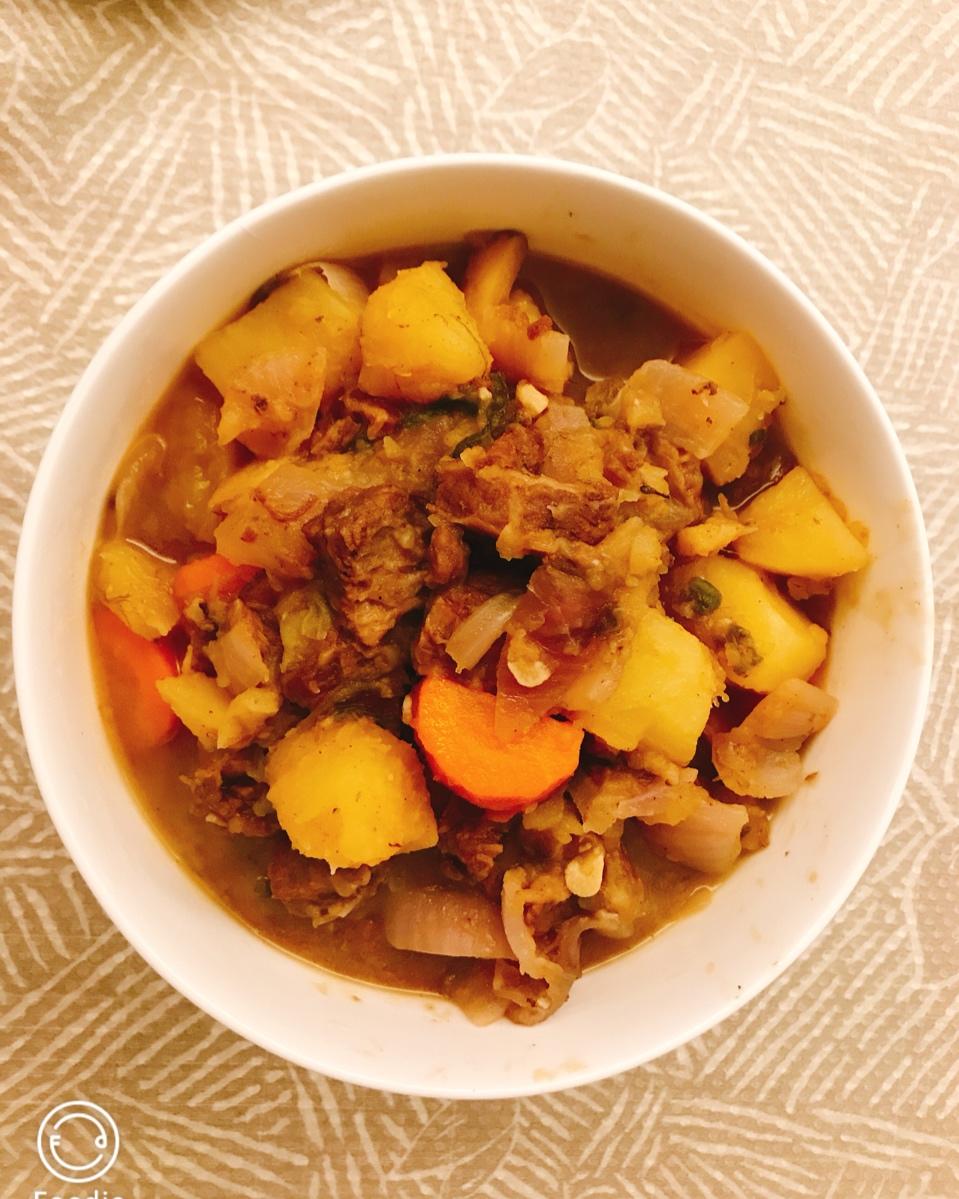胡萝卜土豆烧牛腩