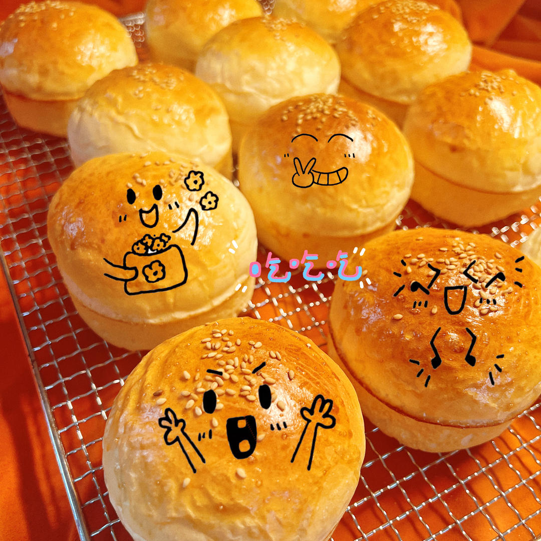 波兰种牛奶面包卷