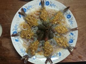 蒜蓉粉丝蒸虾的做法 步骤3