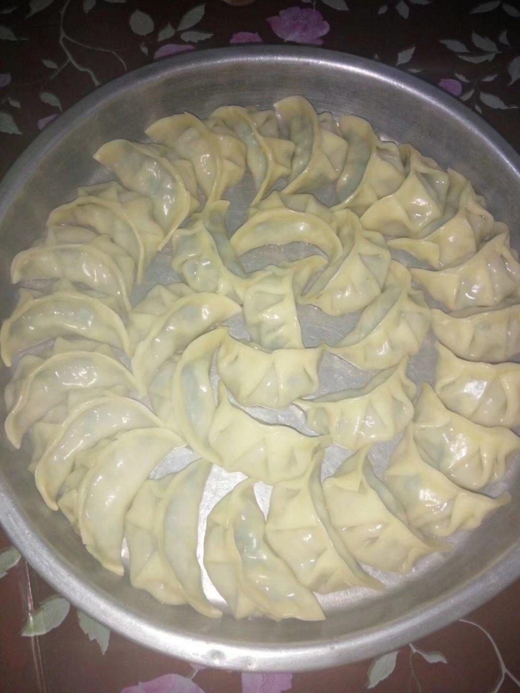 韭菜猪肉饺子(最简单最好吃又最多汁的饺子)