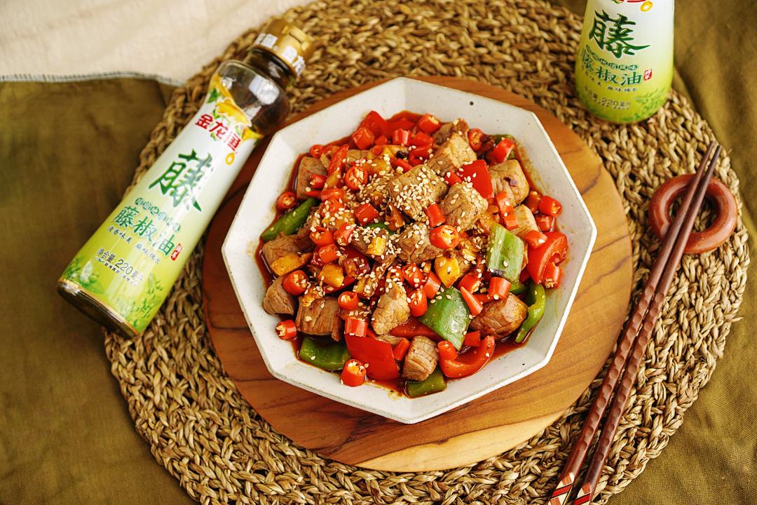 抖唇藤椒牛肉粒的做法