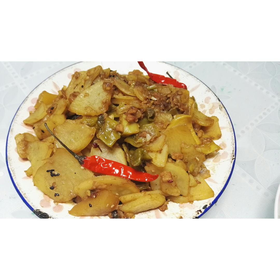 边吃边流泪的「孜然土豆片」