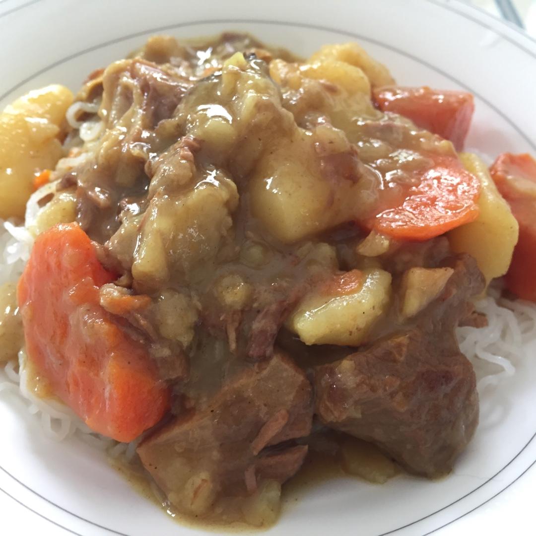 咖喱牛腩