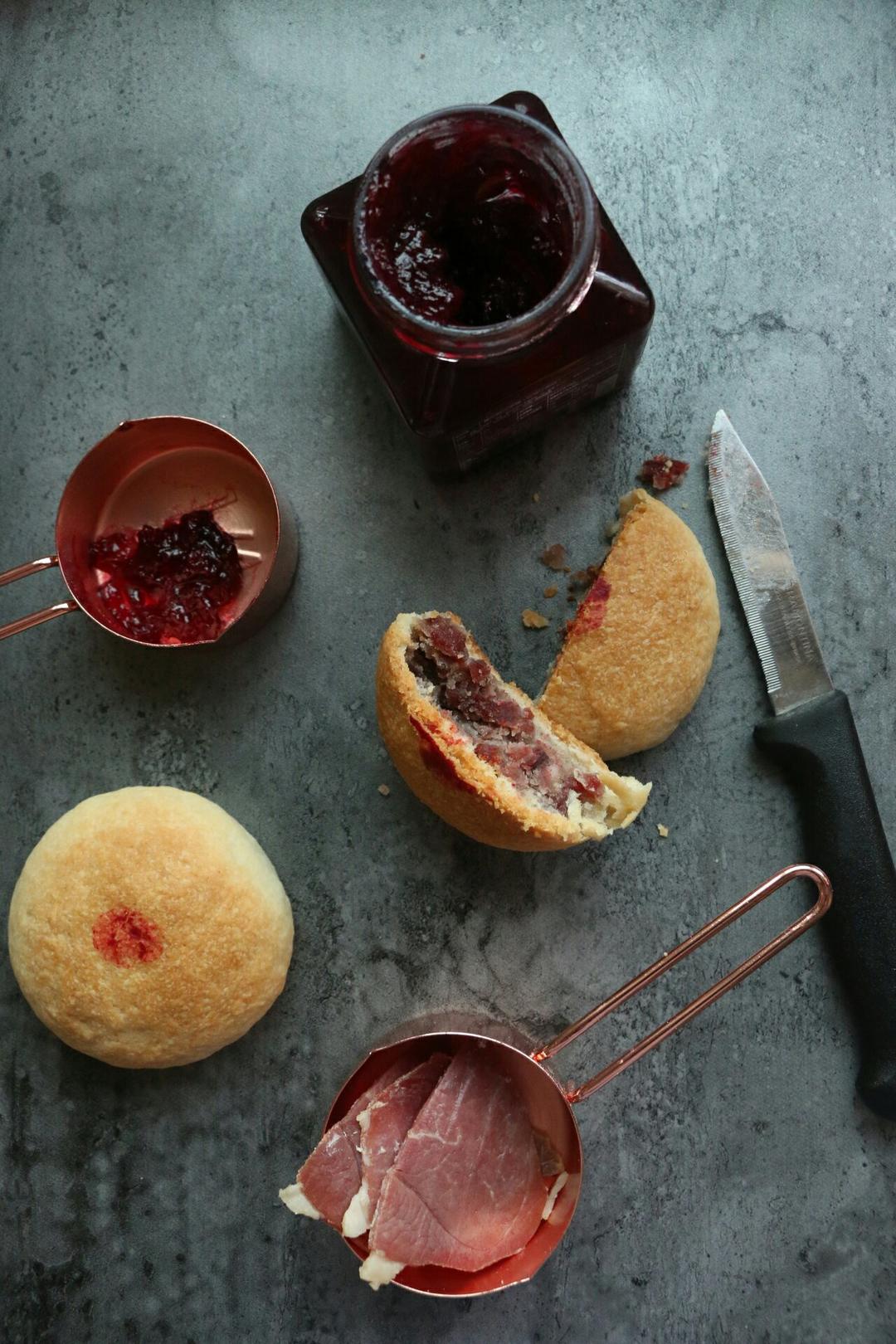 滇式玫瑰云腿月饼