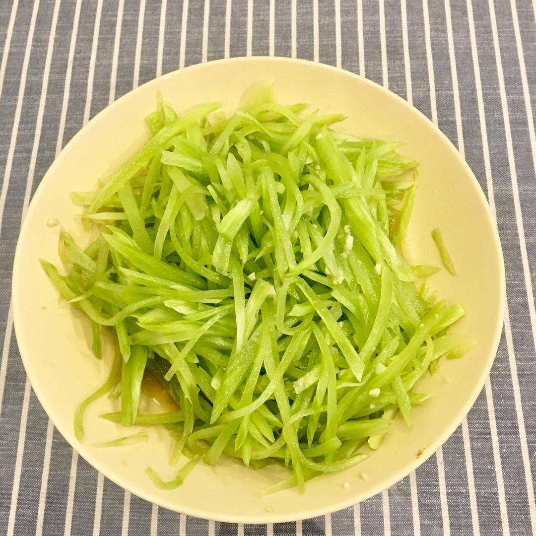 凉拌莴笋丝