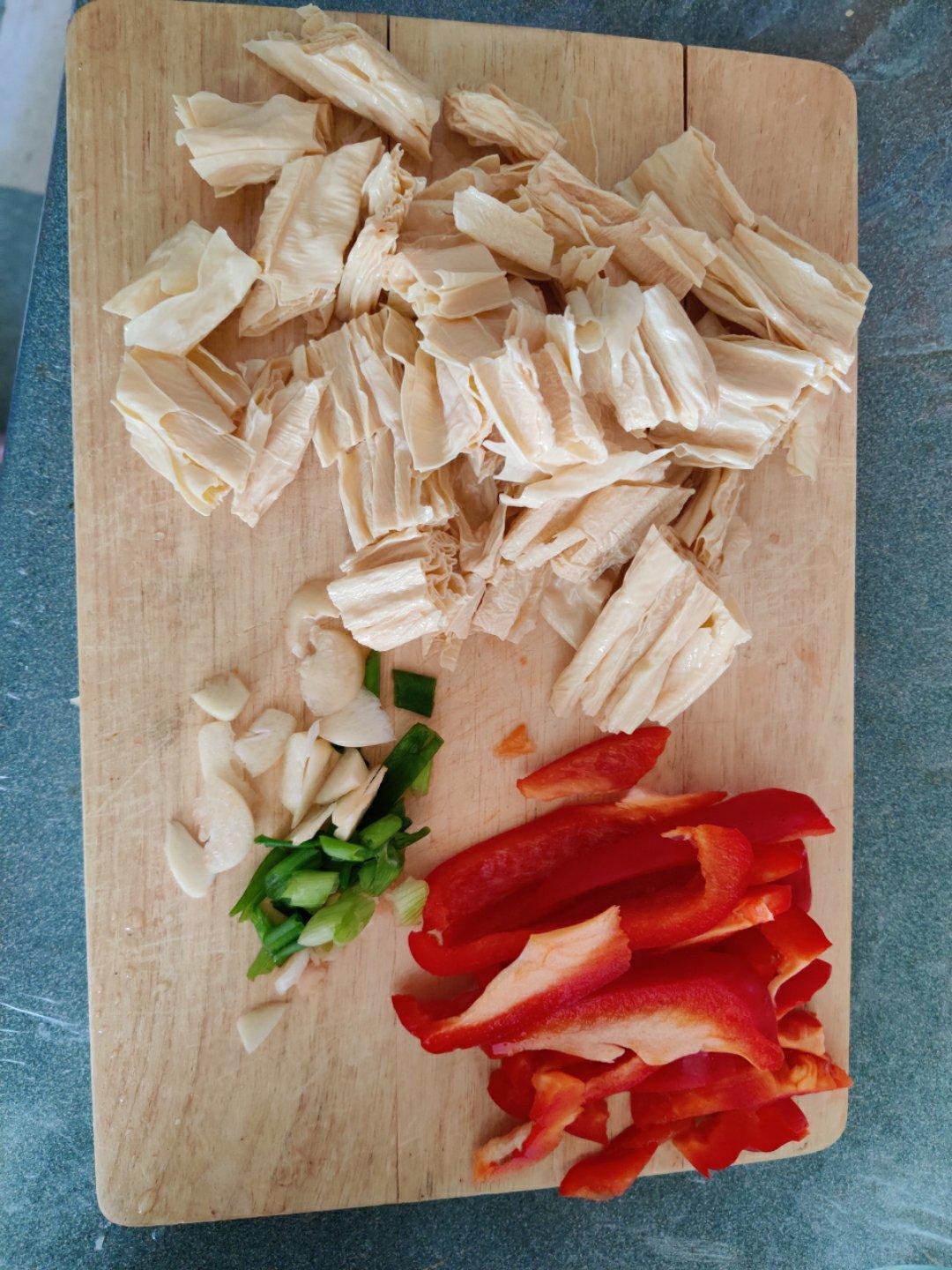 简单家常菜—辣炒腐竹