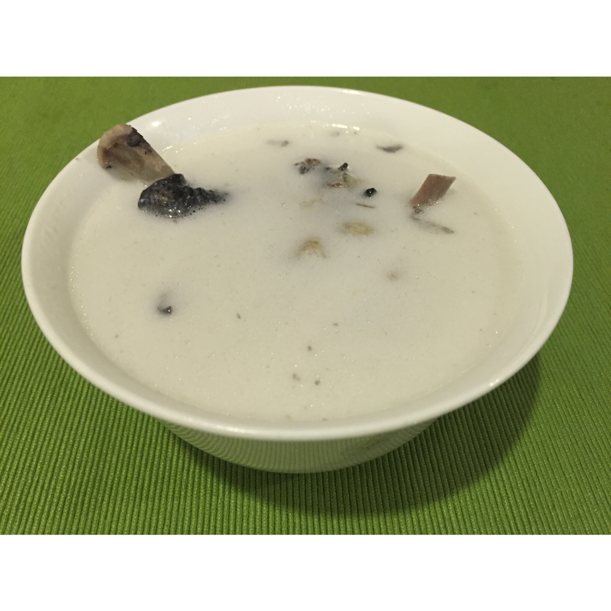 椰子牛奶竹丝鸡汤