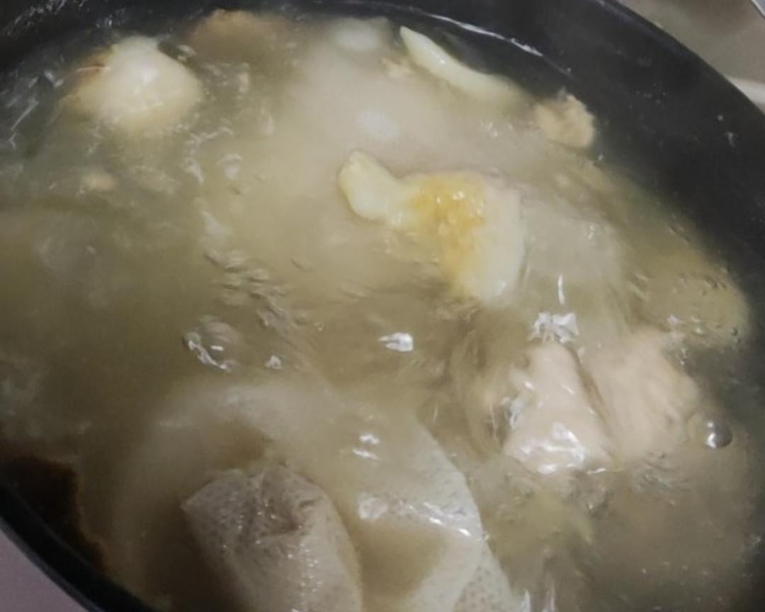 无花果雪梨陈皮瘦肉汤