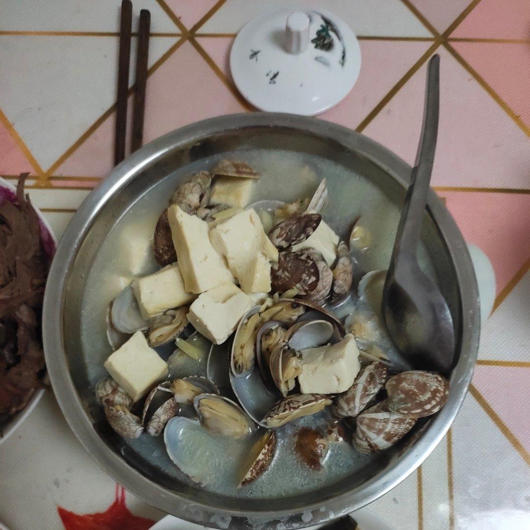 花蛤豆腐汤正确做法，鲜甜好喝，做法很简单
