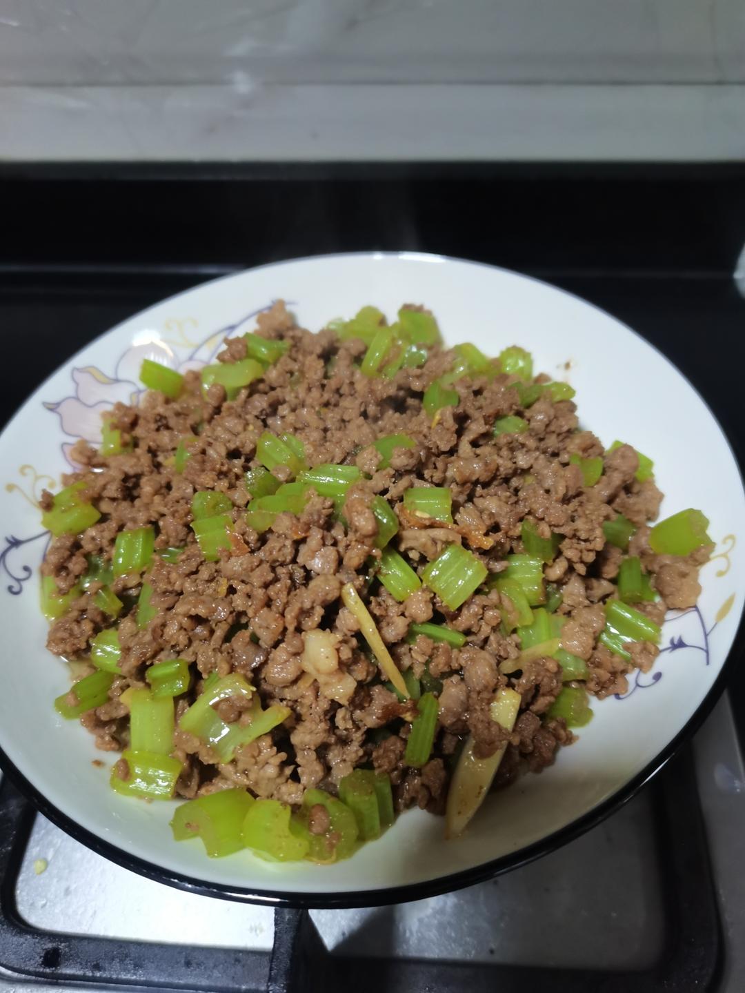 芹菜牛肉末「下饭神器」