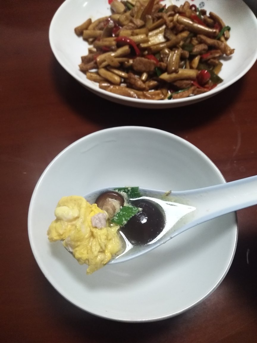 新鲜茶树菇炒肉丝