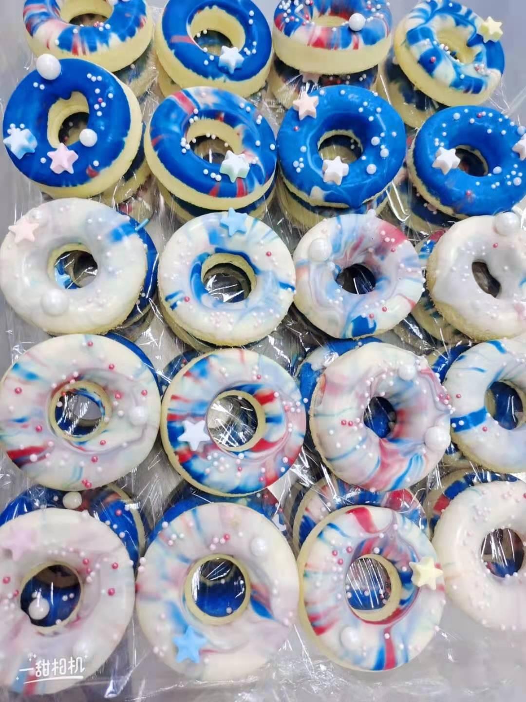 纯可可脂巧克力星空甜甜圈