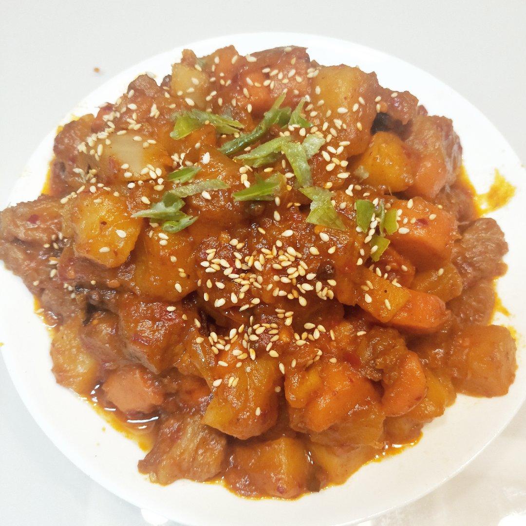 沙沙土豆胡萝卜炖牛肉