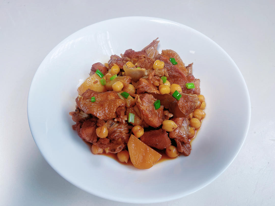 砂锅板栗老鸭煲