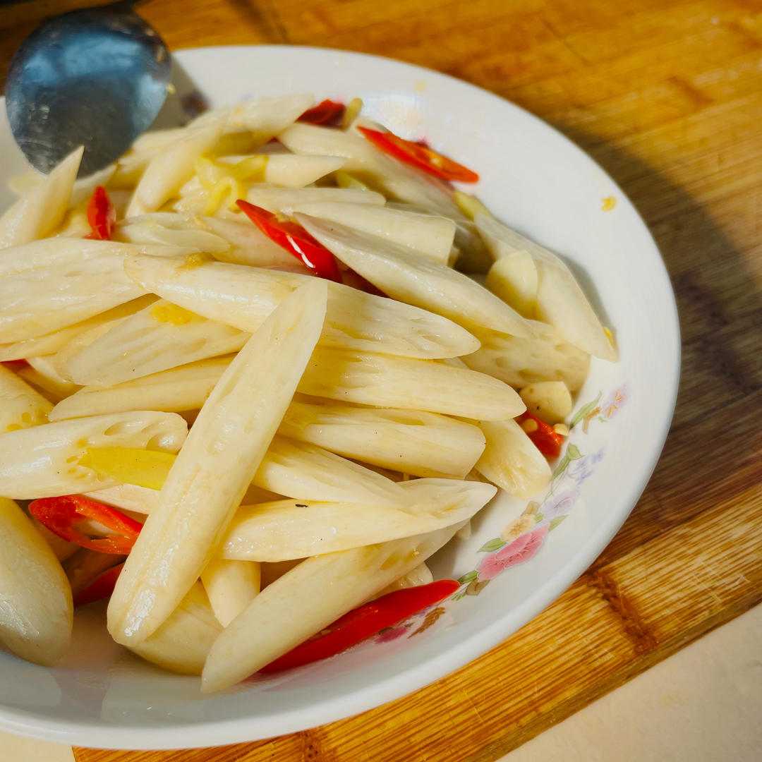 酸辣藕带：藕宝宝，原来这么好吃！【曼食慢语】