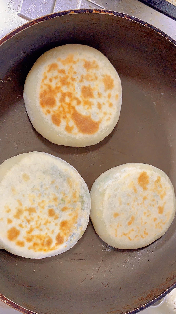 皮薄馅大～韭菜鸡蛋饼