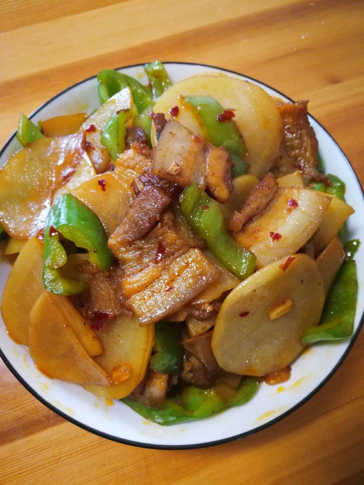 土豆片回锅肉