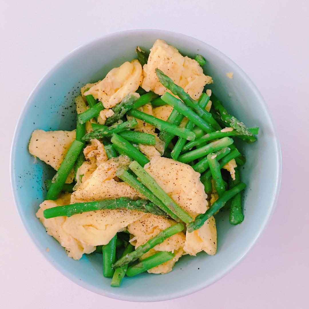 黑椒芦笋炒鸡蛋