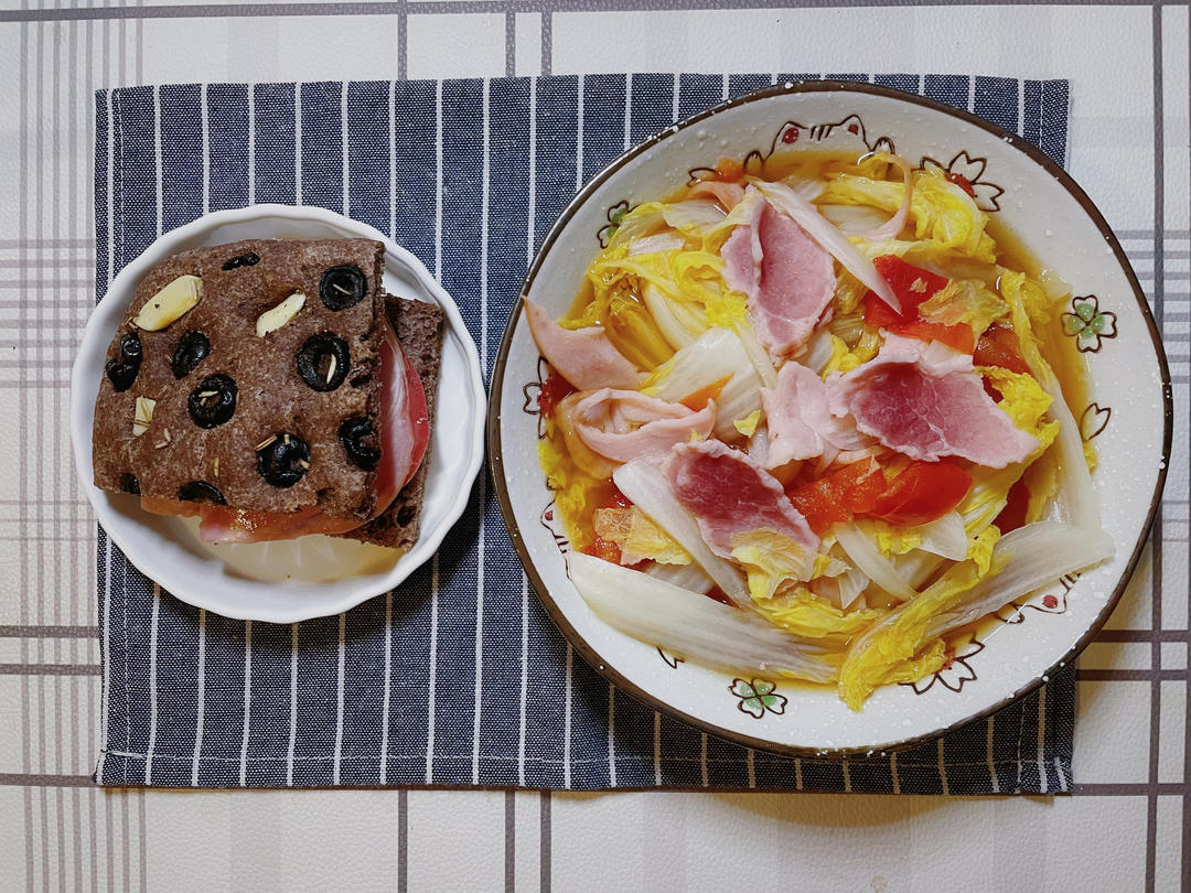 黑橄榄番茄大蒜黑麦佛卡夏（免揉波兰种）